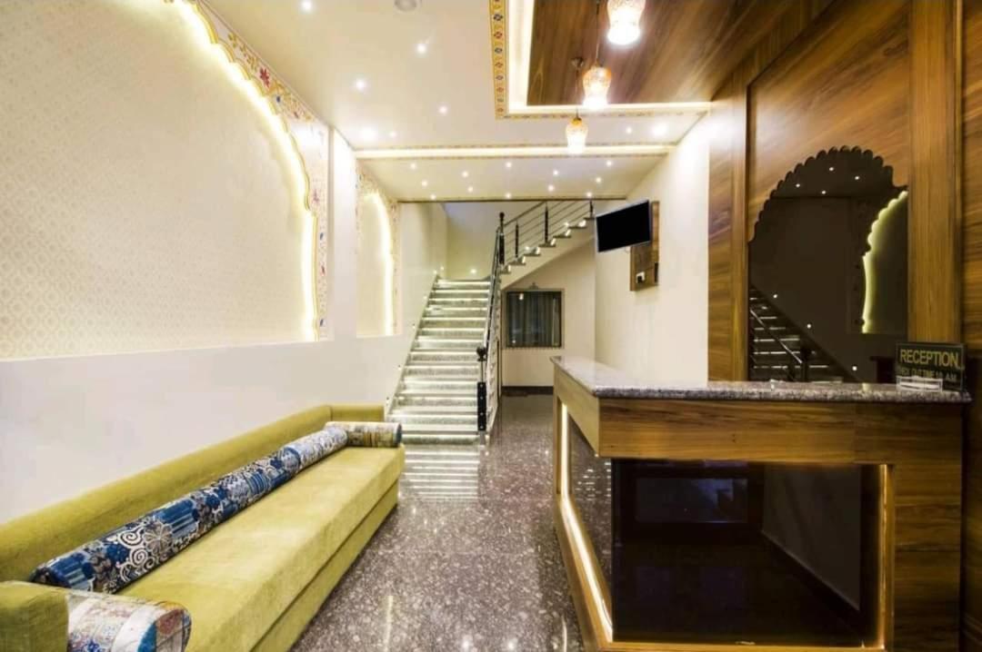 Hotel Paradise Inn Удайпур Екстериор снимка